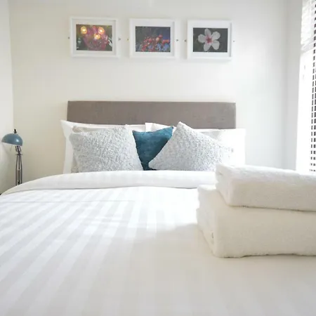 Lexicon House - 4 Bedrooms 3 Bathrooms Stoke-on-Trent Exterior photo