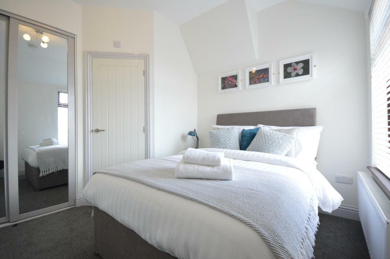 Lexicon House - 4 Bedrooms 3 Bathrooms Apartment Stoke-on-Trent