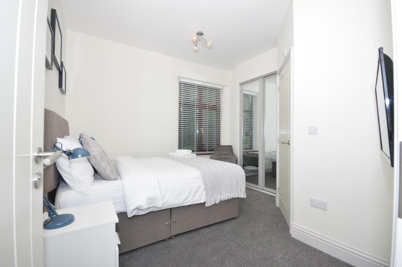 Lexicon House - 4 Bedrooms 3 Bathrooms Stoke-on-Trent